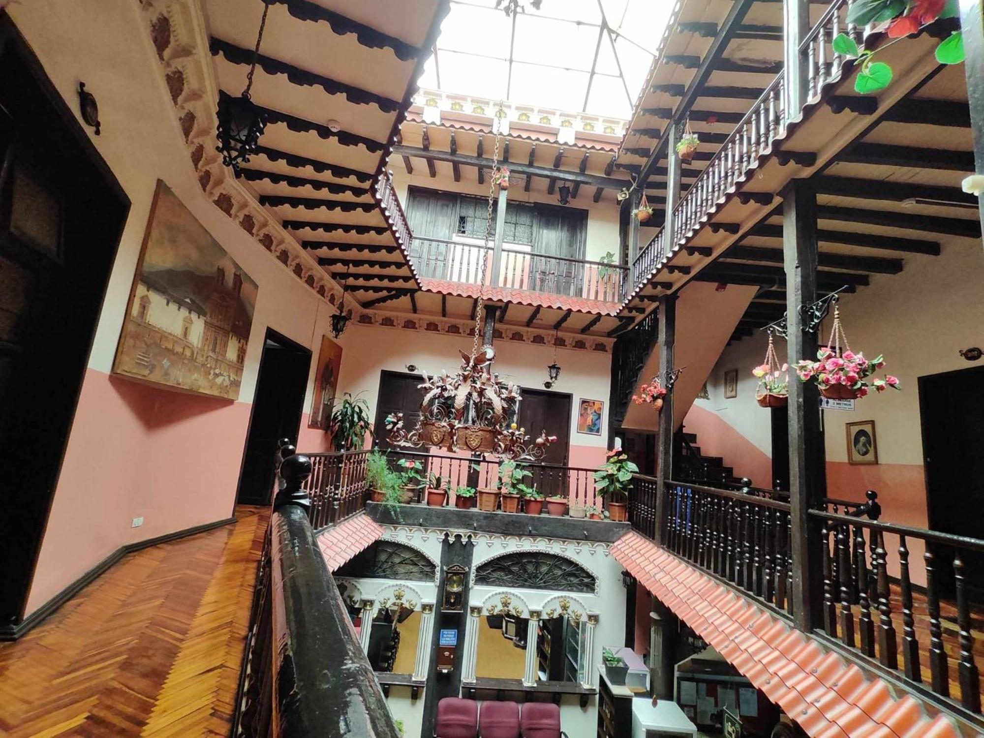 Hostel Hostal Juana De Arco Quito Zewnętrze zdjęcie