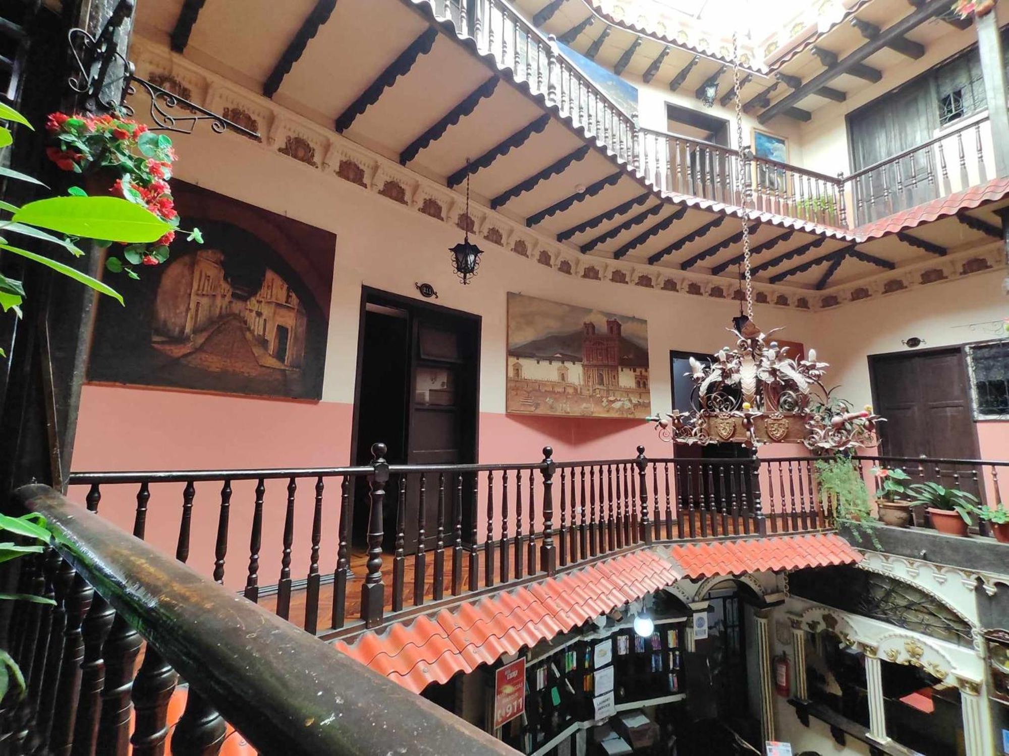 Hostel Hostal Juana De Arco Quito Zewnętrze zdjęcie