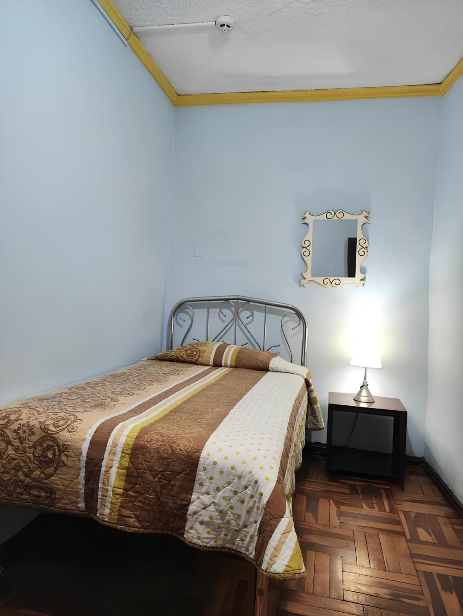 Hostel Hostal Juana De Arco Quito Zewnętrze zdjęcie