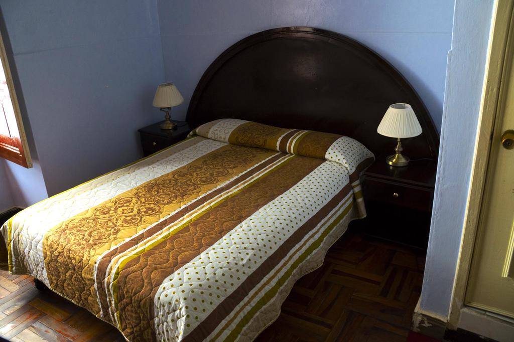 Hostel Hostal Juana De Arco Quito Zewnętrze zdjęcie