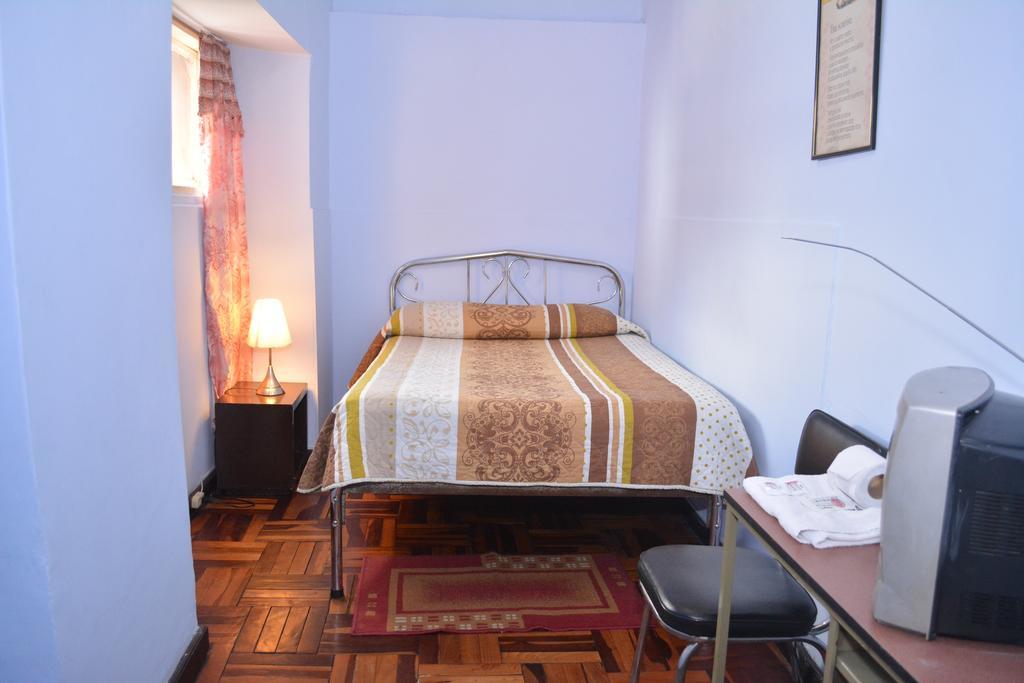 Hostel Hostal Juana De Arco Quito Zewnętrze zdjęcie