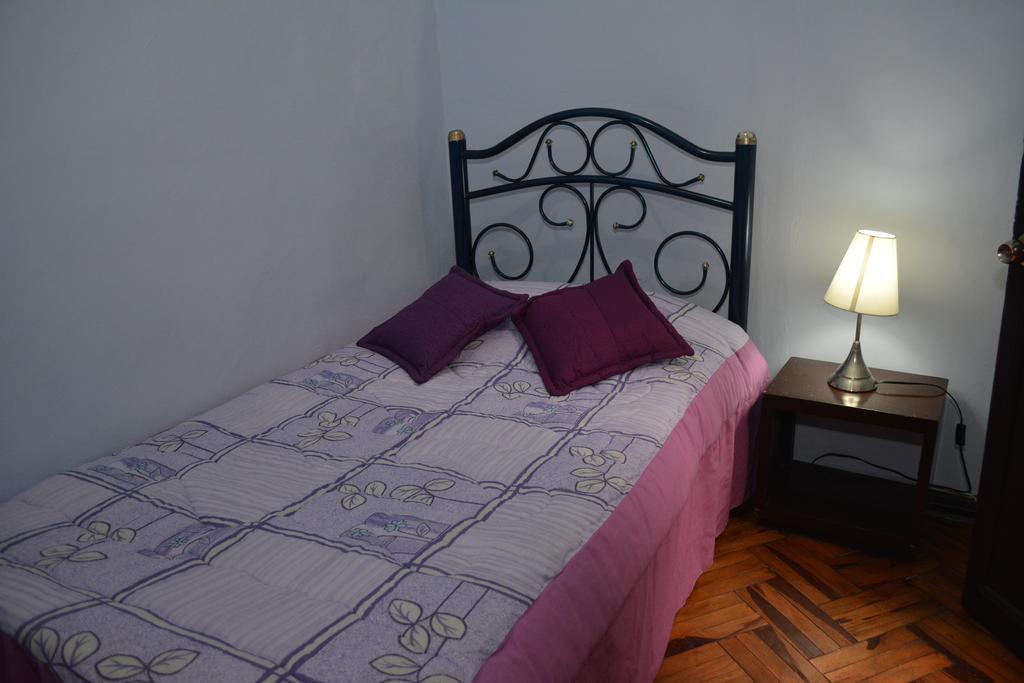 Hostel Hostal Juana De Arco Quito Zewnętrze zdjęcie