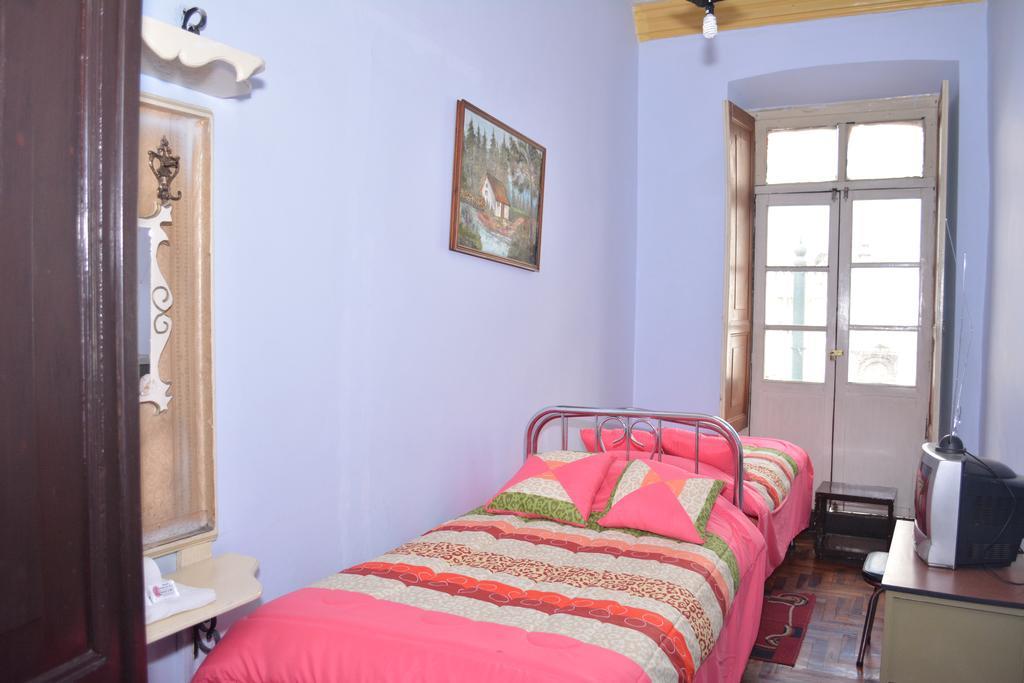 Hostel Hostal Juana De Arco Quito Zewnętrze zdjęcie