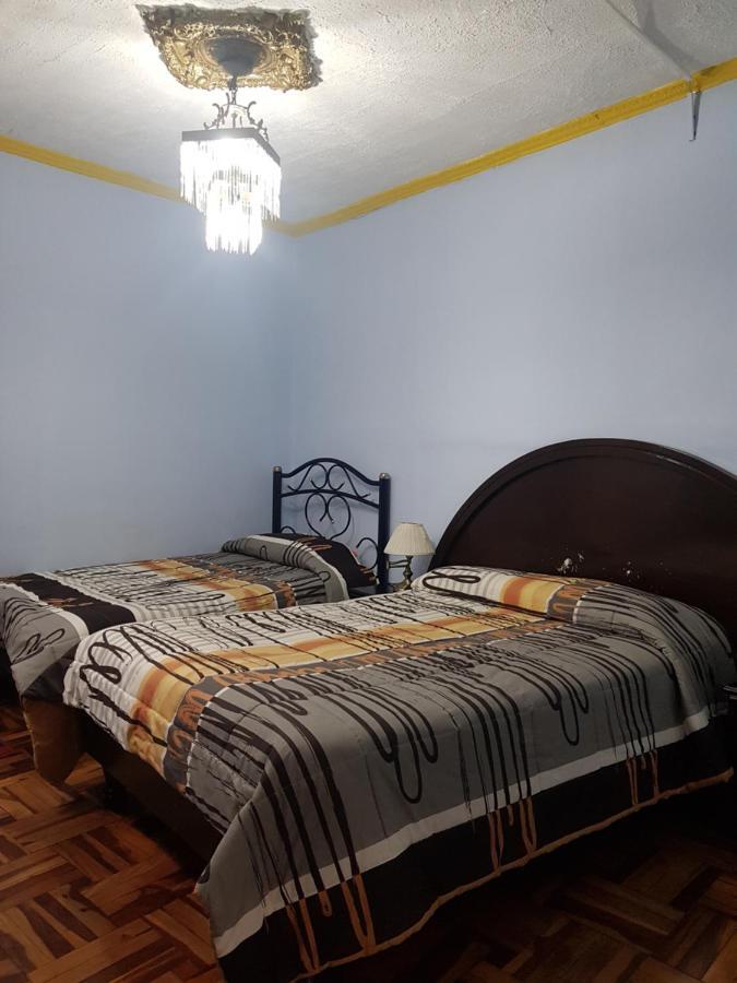 Hostel Hostal Juana De Arco Quito Zewnętrze zdjęcie