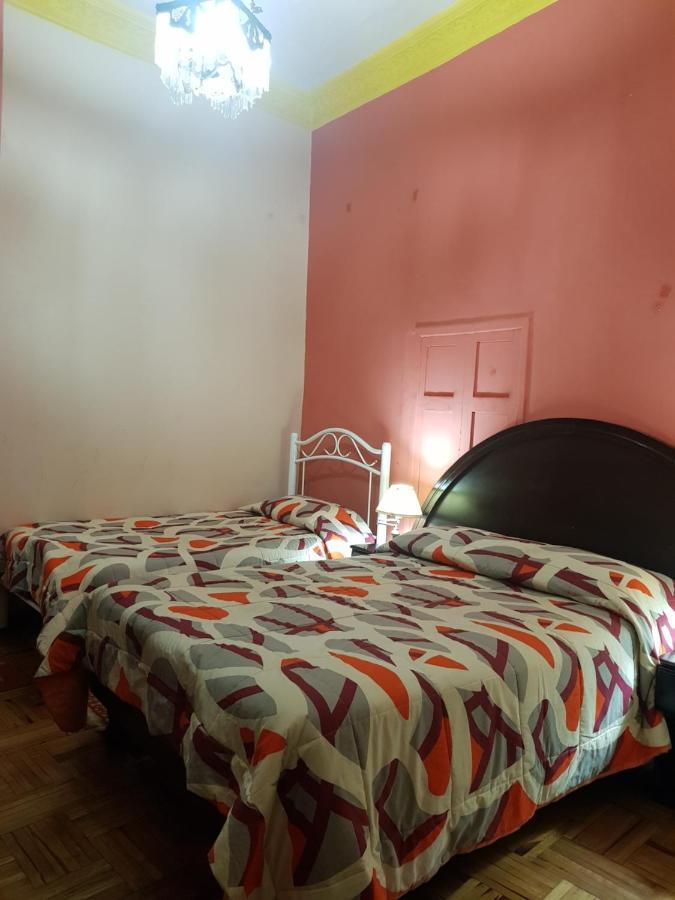 Hostel Hostal Juana De Arco Quito Zewnętrze zdjęcie